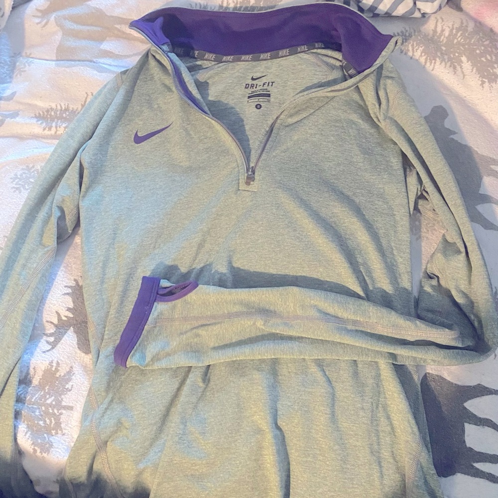 Nike sports long sleeve